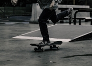 开云下载-暮色赛道与星痕，当欧文以完美驾驶点亮巴林之夜