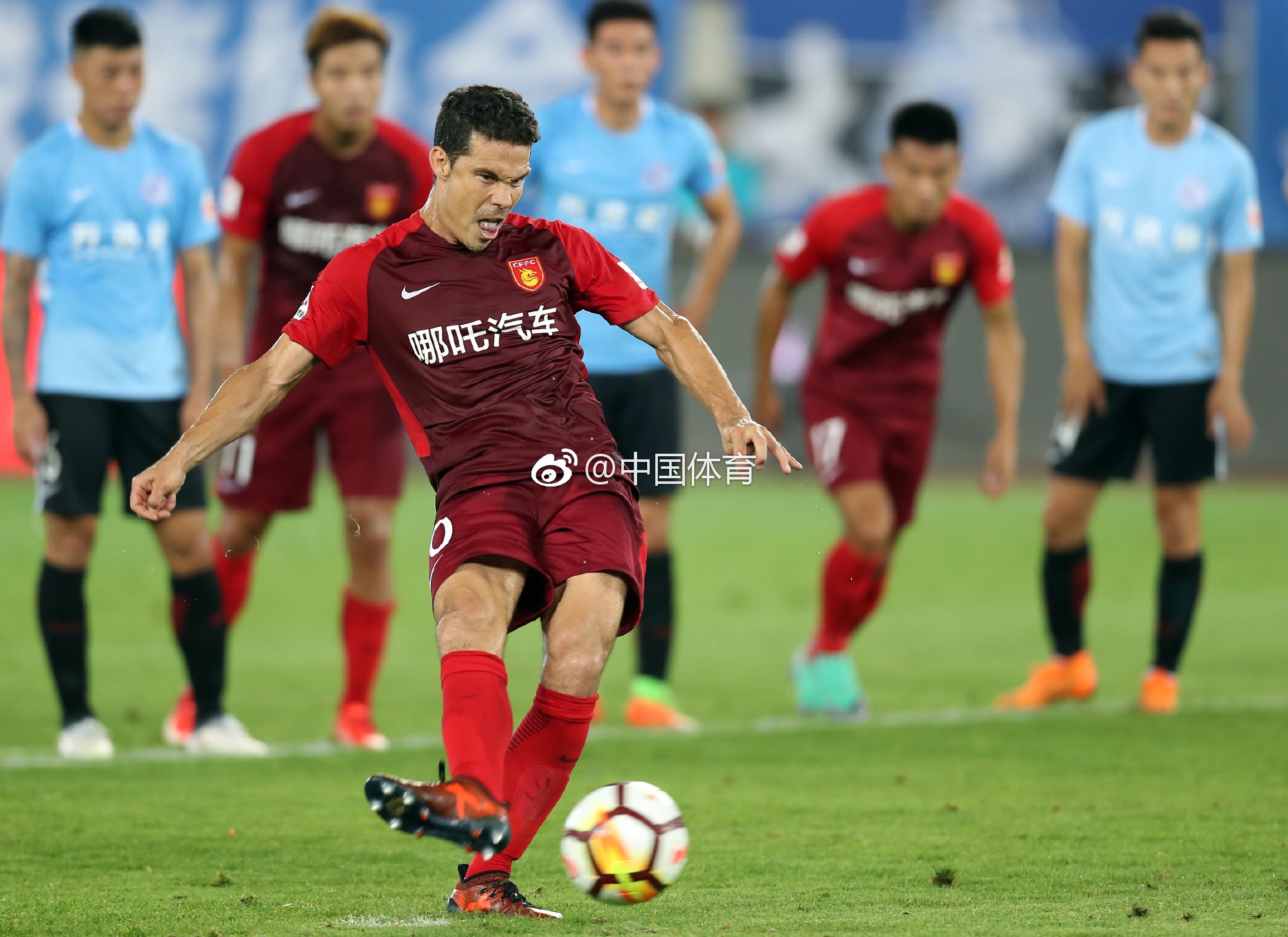 包含大连实德再战河北华夏，备受关注的词条