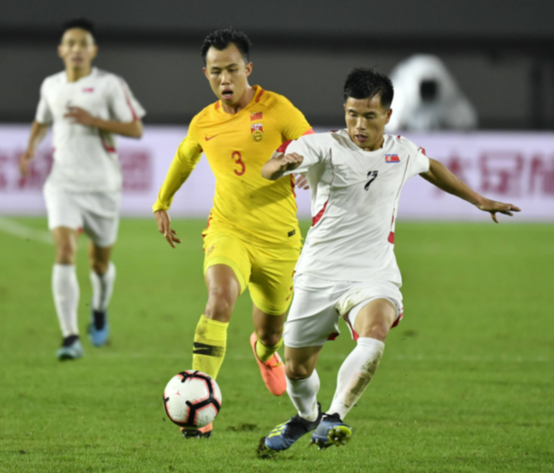 关于黄蜂主场失利,教练组展开反思的信息 关于黄蜂主场失利,教练组展开反思的信息