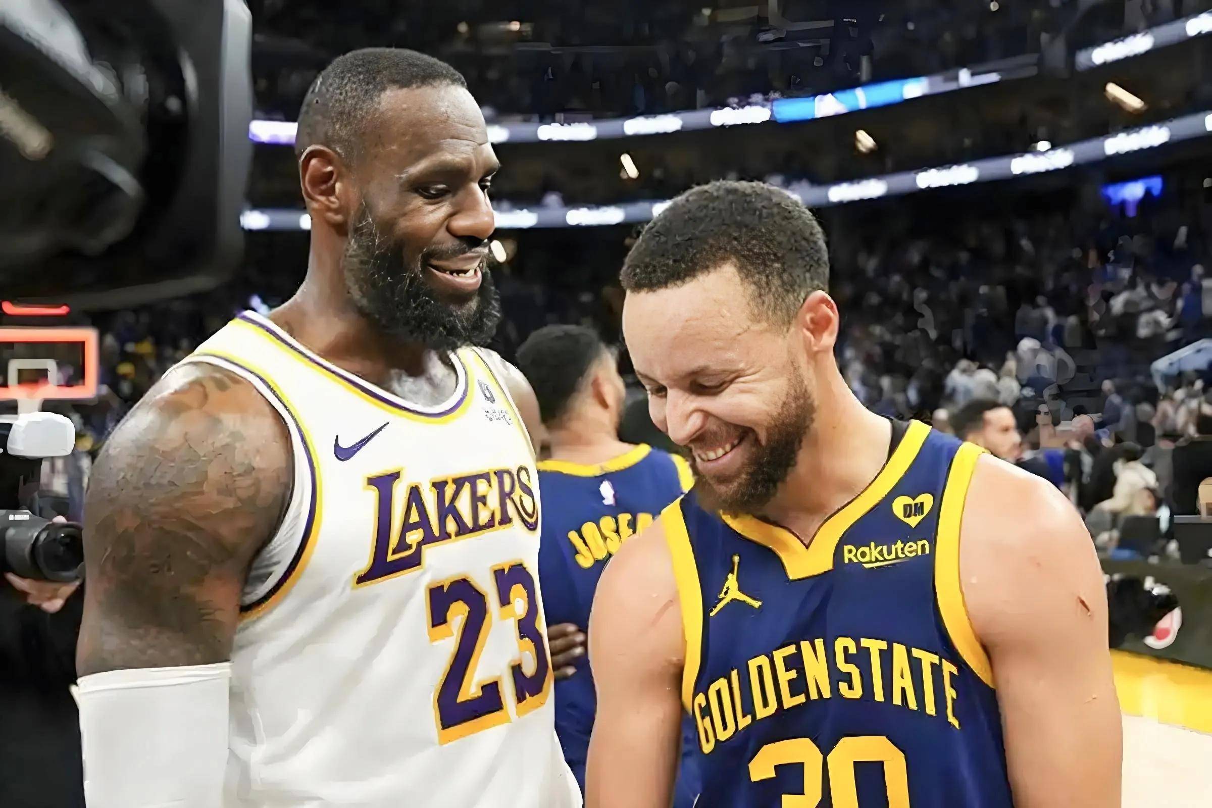 火箭客场击败湖人，追赶勇士