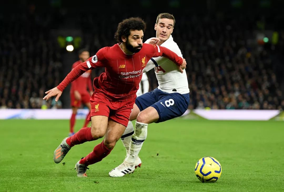 包含都灵客场拿分，积分榜位置稳固的词条