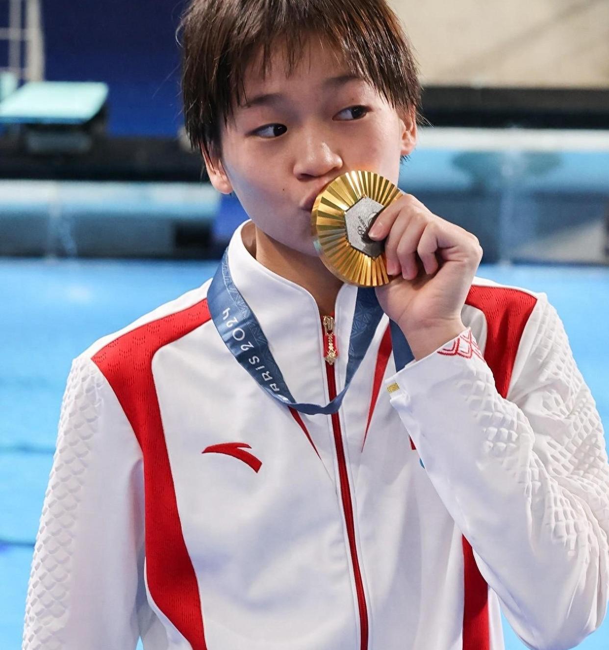 包含S赛明星选手受伤退赛，引发热议的词条