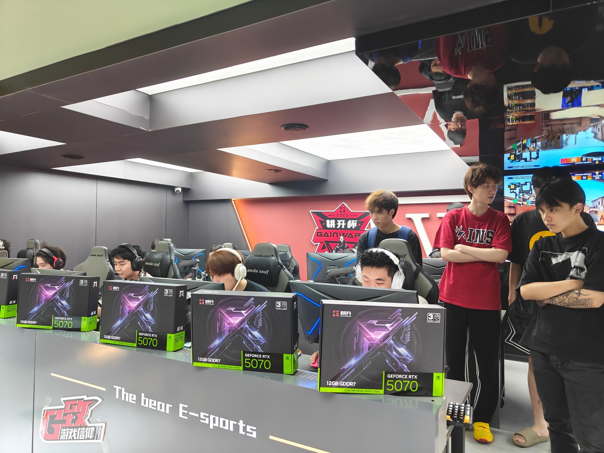 包含火力全开！CS2比赛数据创纪录的词条