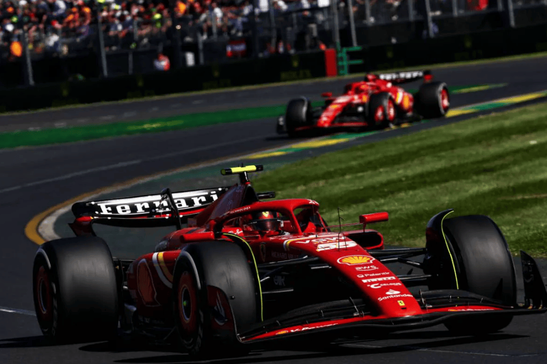 关于法拉利横扫红牛车队，塞恩斯点燃赛场的信息
