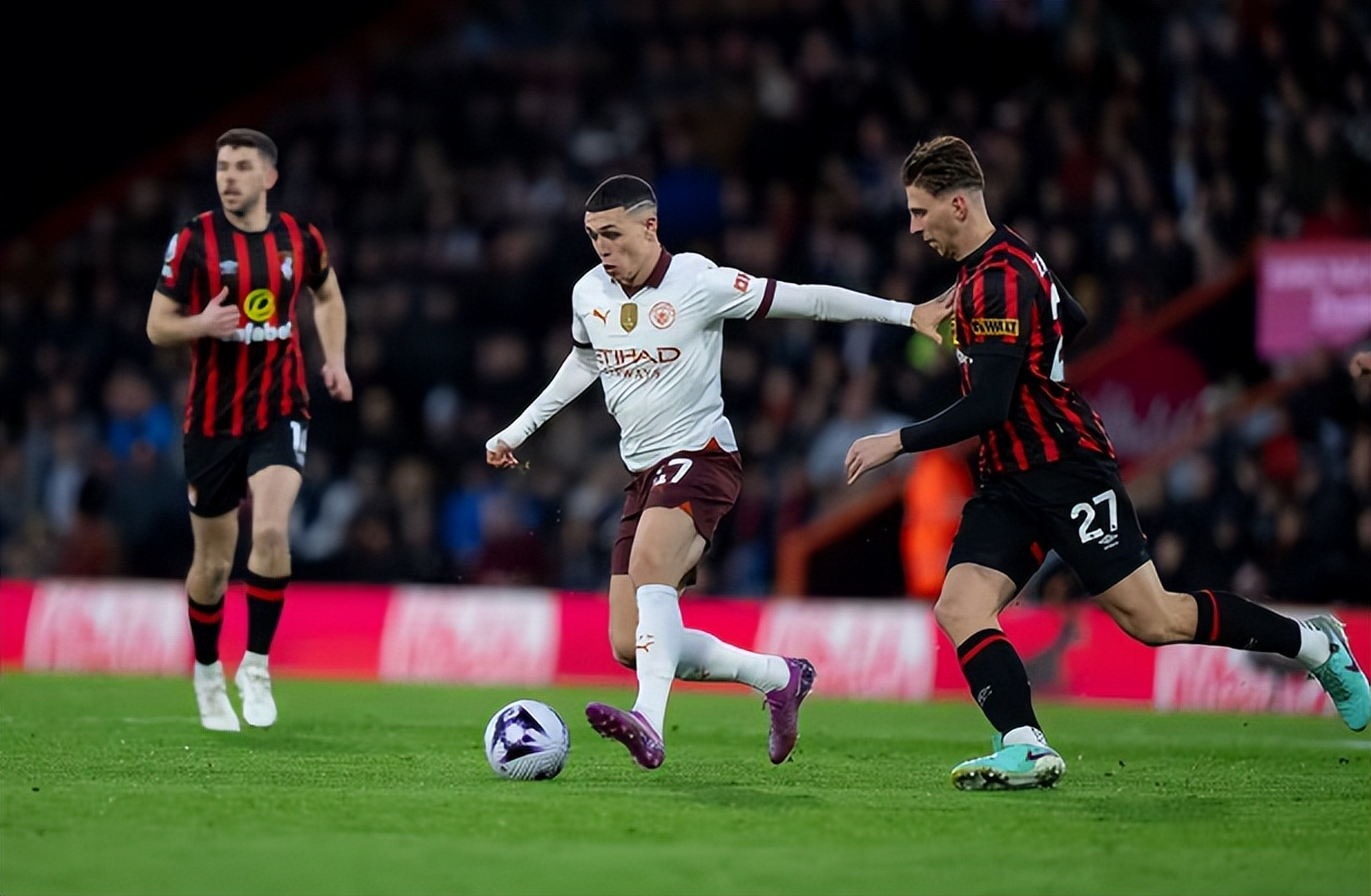 关于日本横扫曼城，福登刷新纪录的信息