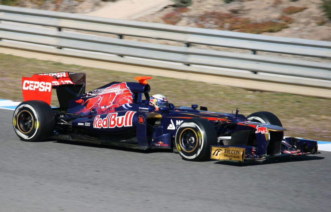 红牛车队力克哈斯车队,汉密尔顿扛起全队 红牛车队力克哈斯车队,汉密尔顿扛起全队