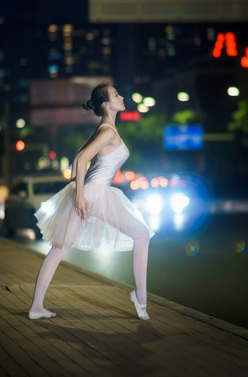 宇宙折叠夜,当鹈鹕血拼灰熊时,拉梅洛如何在东决战场撕碎星辰