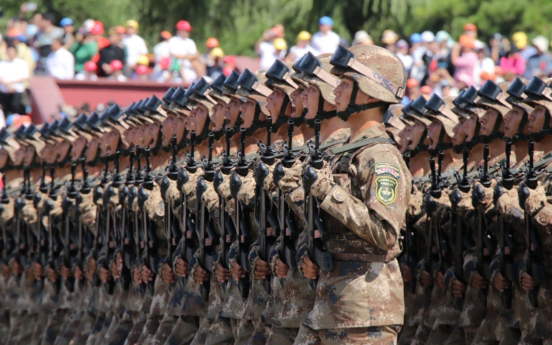 钢铁丛林与爱琴海，当广东的铜墙铁壁遇见密尔沃基的海啸