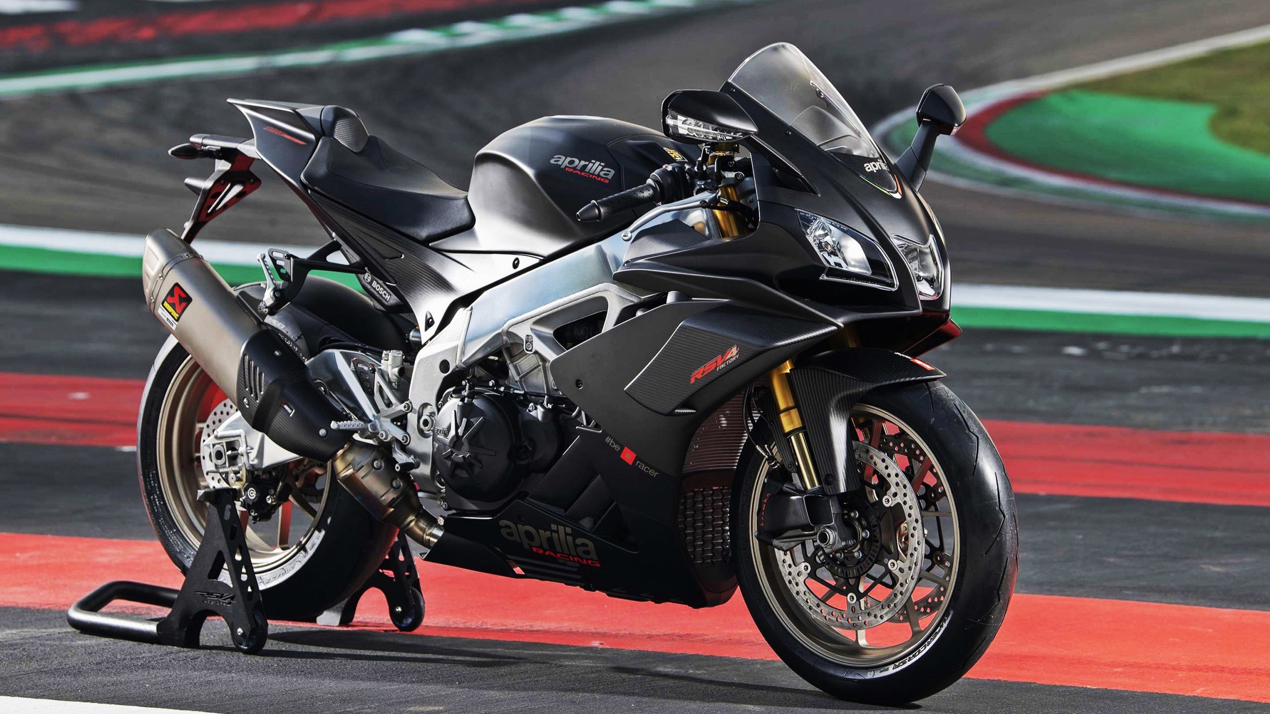 苏格兰风笛中的翡冷翠之魂，当坎特成为绿茵场的达芬奇