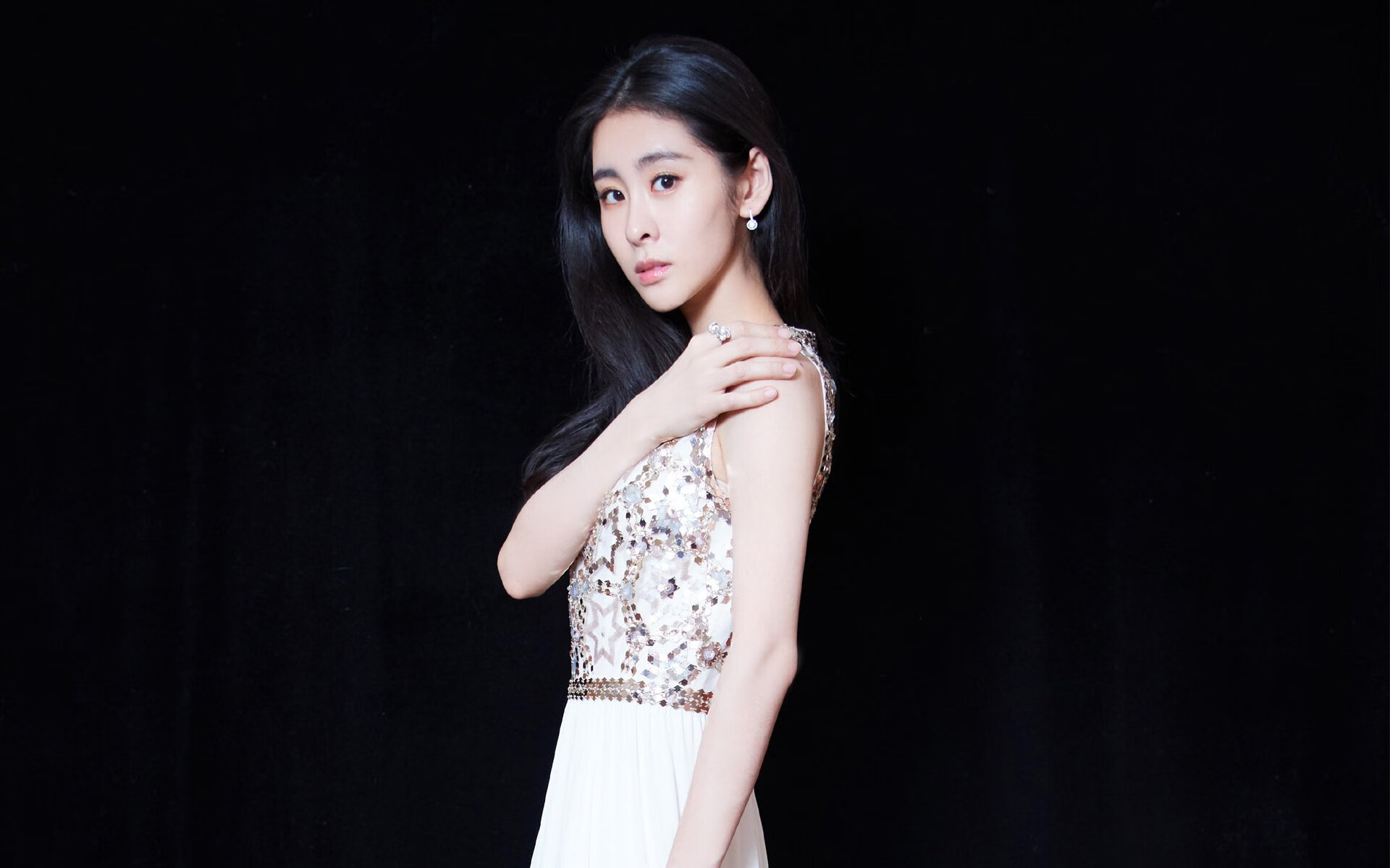 当英格拉姆的名字响彻伯纳乌，一场跨越时空的完美联动